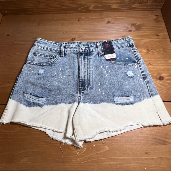 NO BO HIGH RISE JEAN SHORTS BLEACHED & FRAYED NWT 11 - Picture 5 of 9